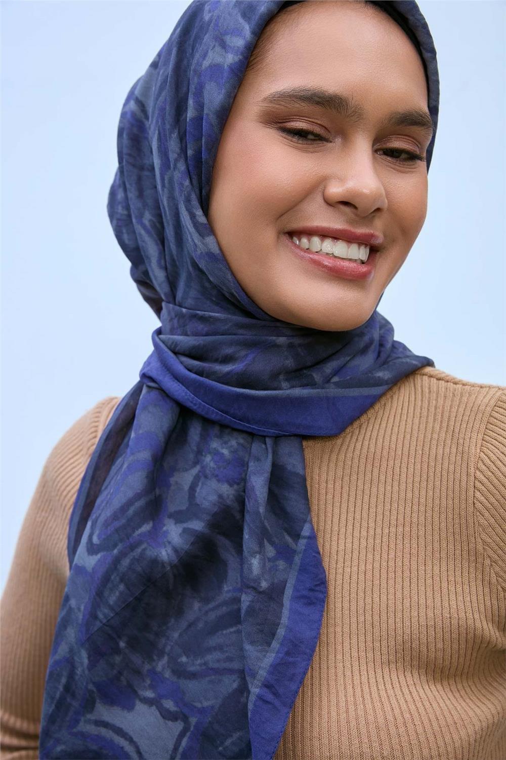 Viskon Velora Eşarp Mor-Antrasit Desenli Kaymaz Tok Duruşlu 90x90