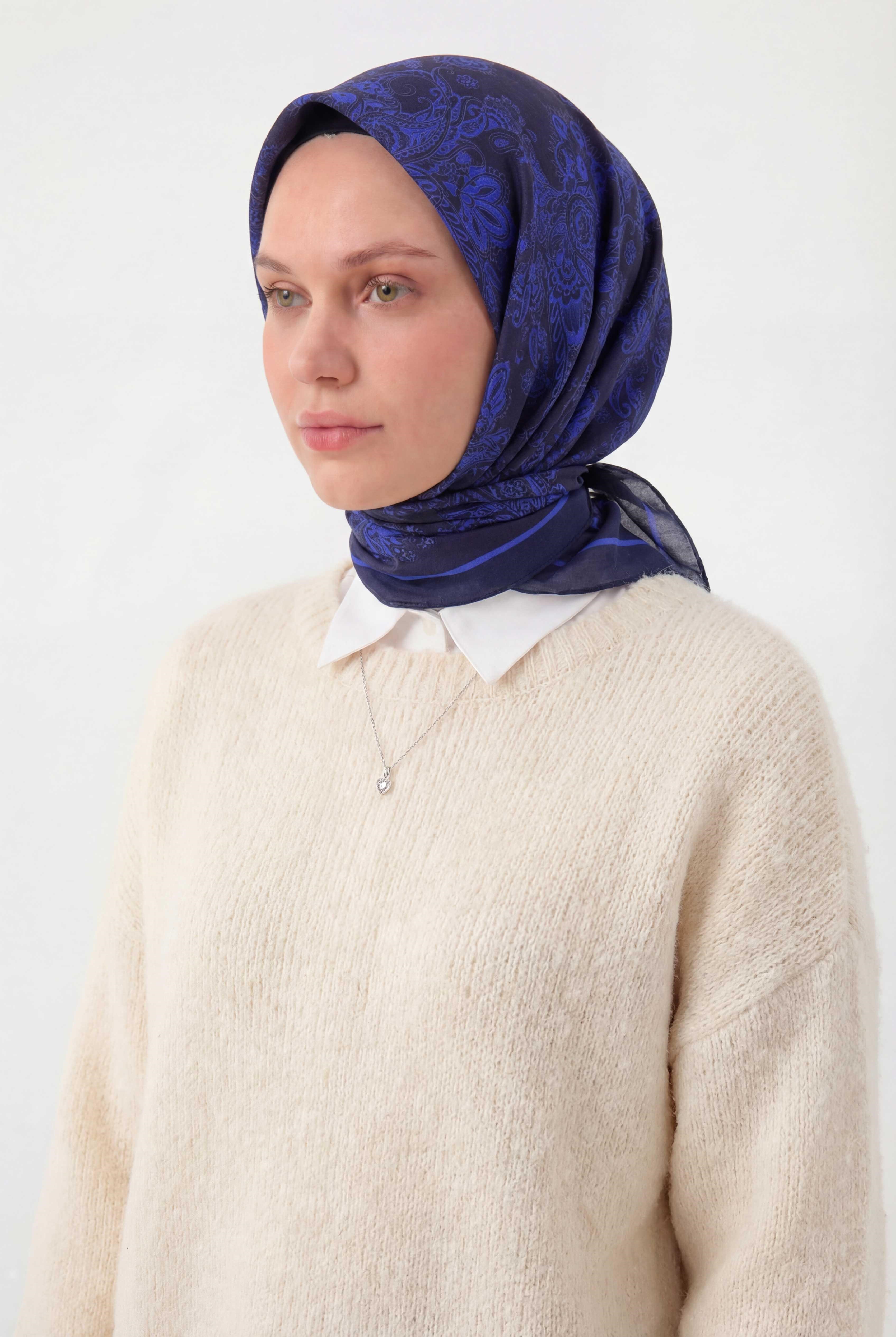 Viskon Velora Eşarp Dört Mevsim Barok Floral Desen Koyu Mavi 90X90