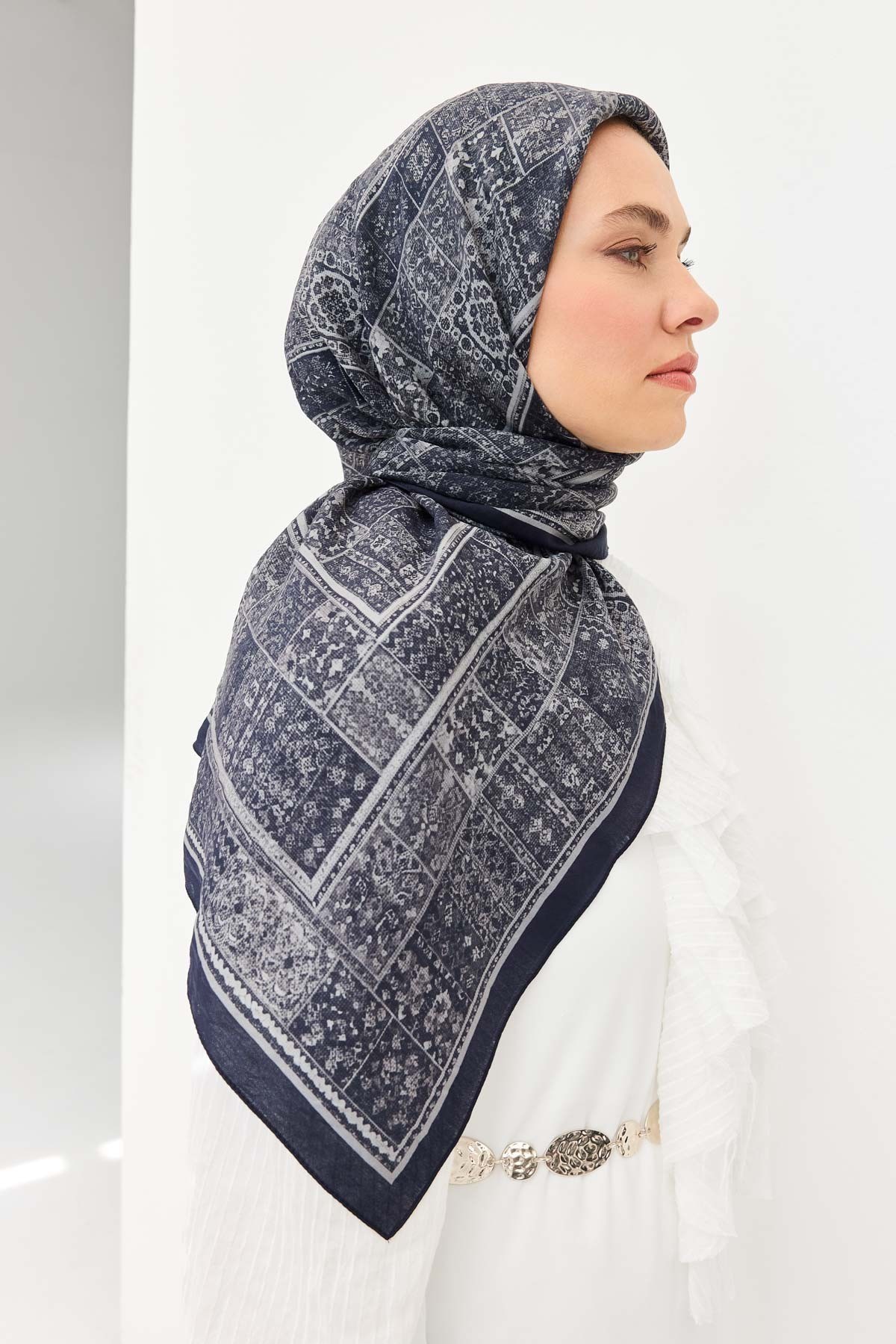 Velora Eşarp Etnik Desen Koyu Lacivert 90x90