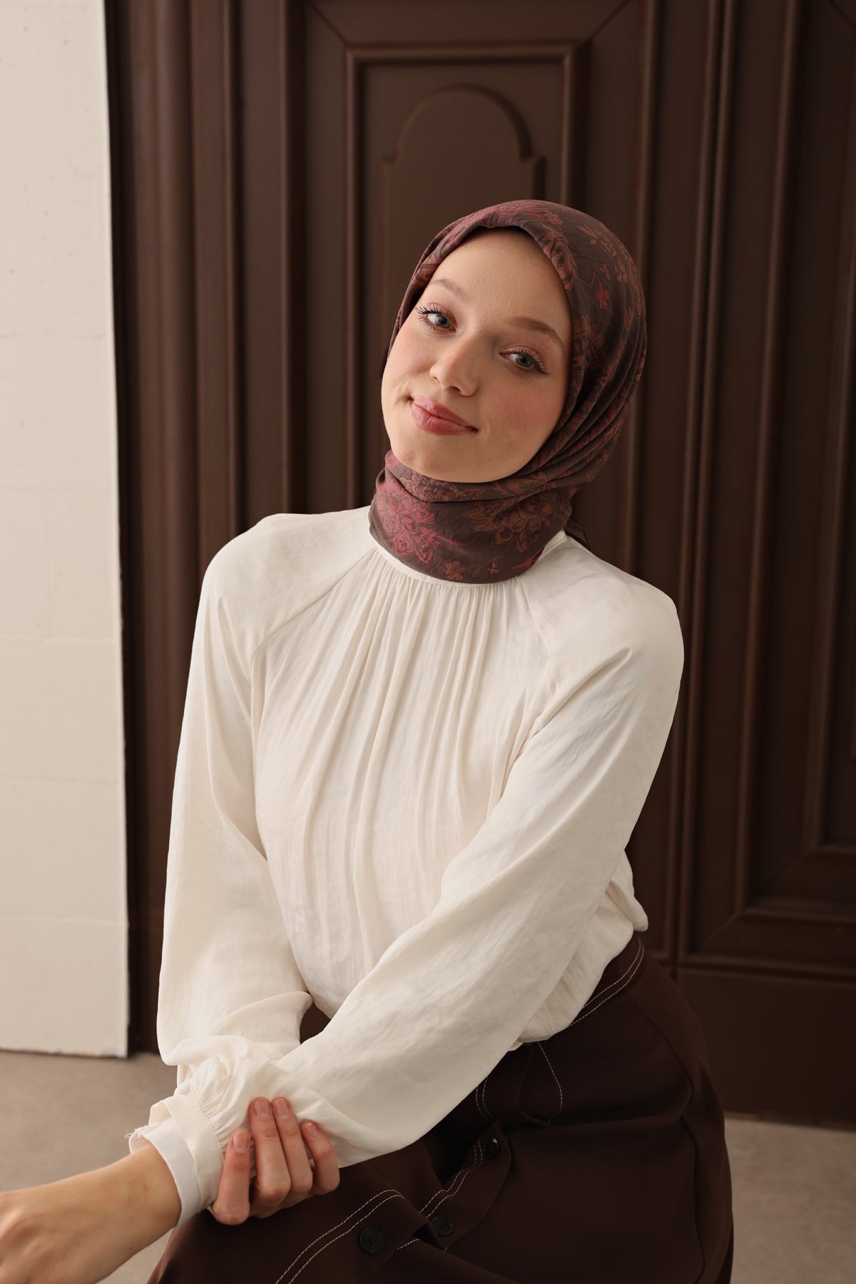 Velora Eşarp Shawl Pattern Kahverengi