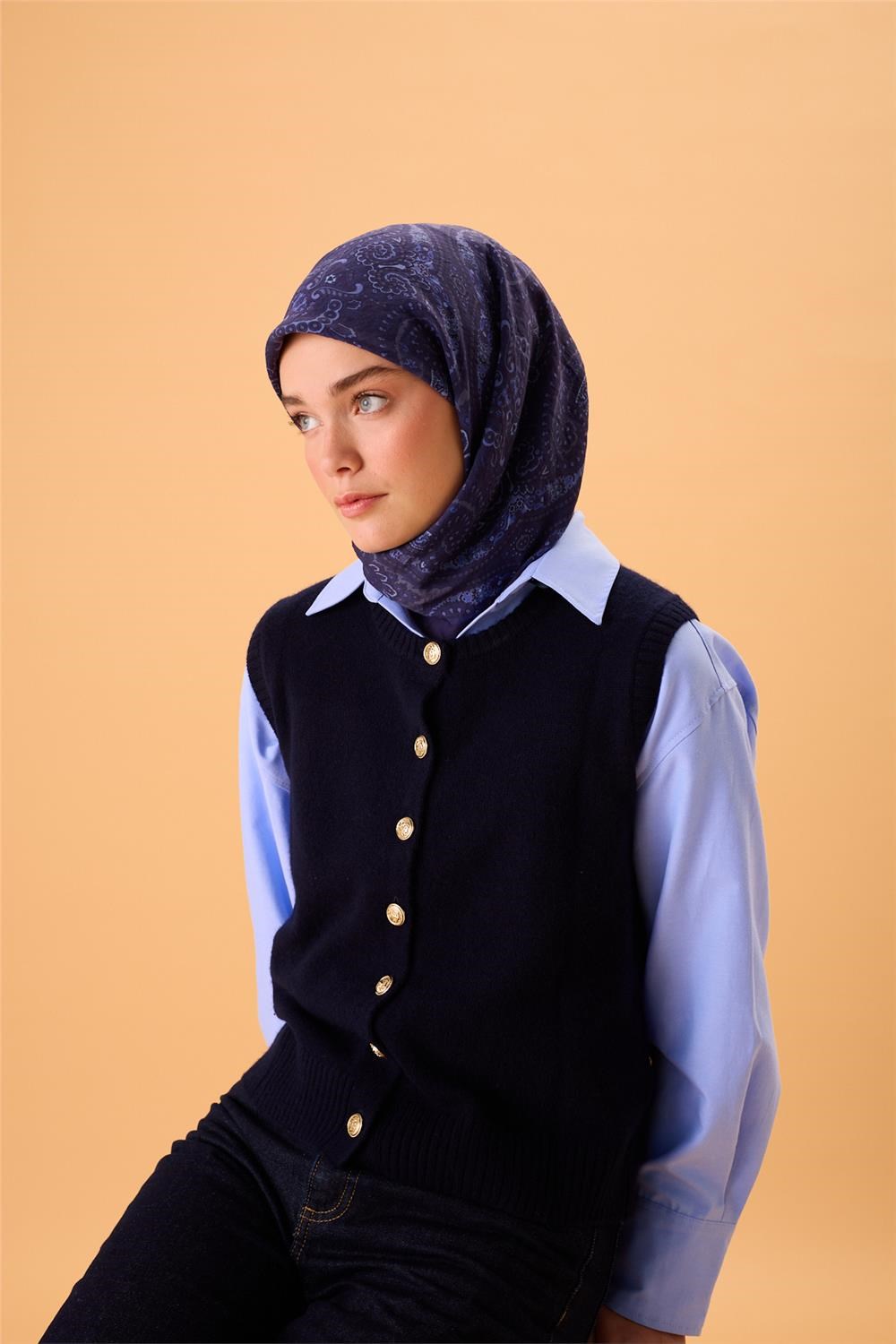 Viskon Karışımlı Velora Eşarp Lacivert-Morcivert Lila Bebe Mavi Desenli Tok
                Duruşlu 90X90