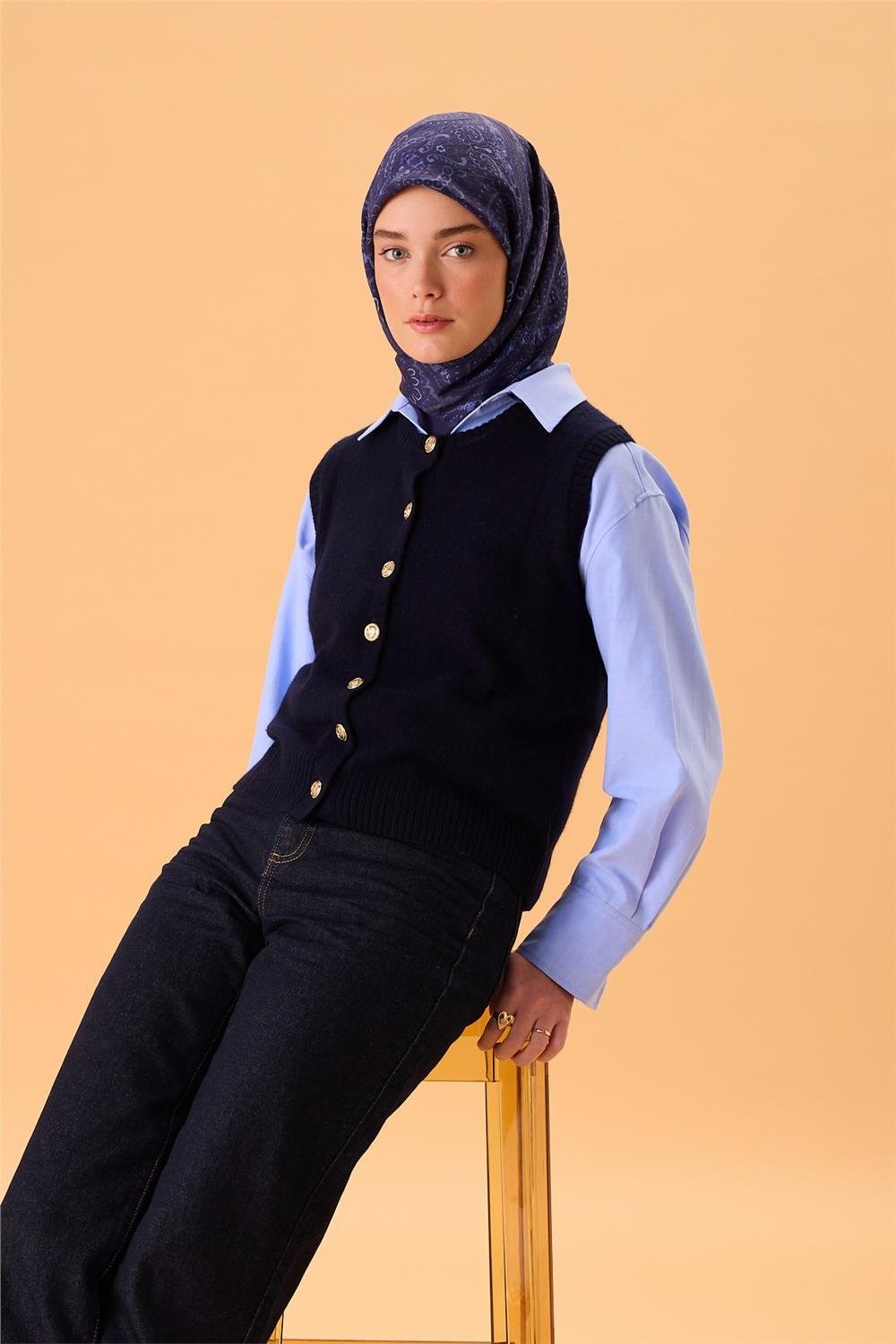 Viskon Karışımlı Velora Eşarp Lacivert-Morcivert Lila Bebe Mavi Desenli Tok
                Duruşlu 90X90