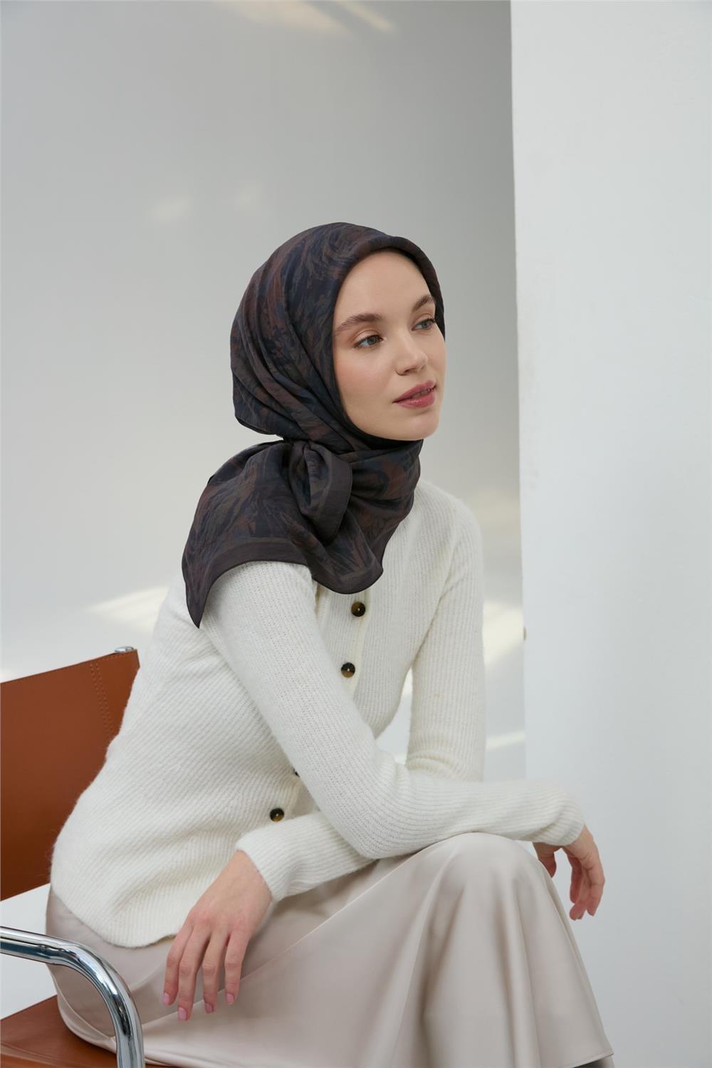 Viskon Velora Eşarp Antrasit Yeşil Desenli Yumuşak Dokulu Tok Duruşlu 90x90