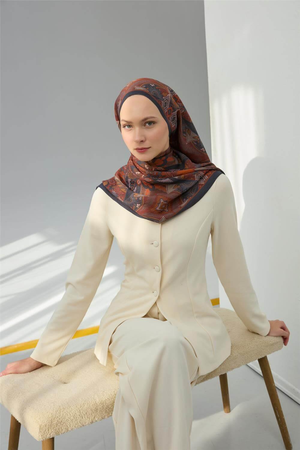 Viskon Velora Eşarp Antrasit-Taba Desenli Kaymaz Tok Duruşlu 90x90