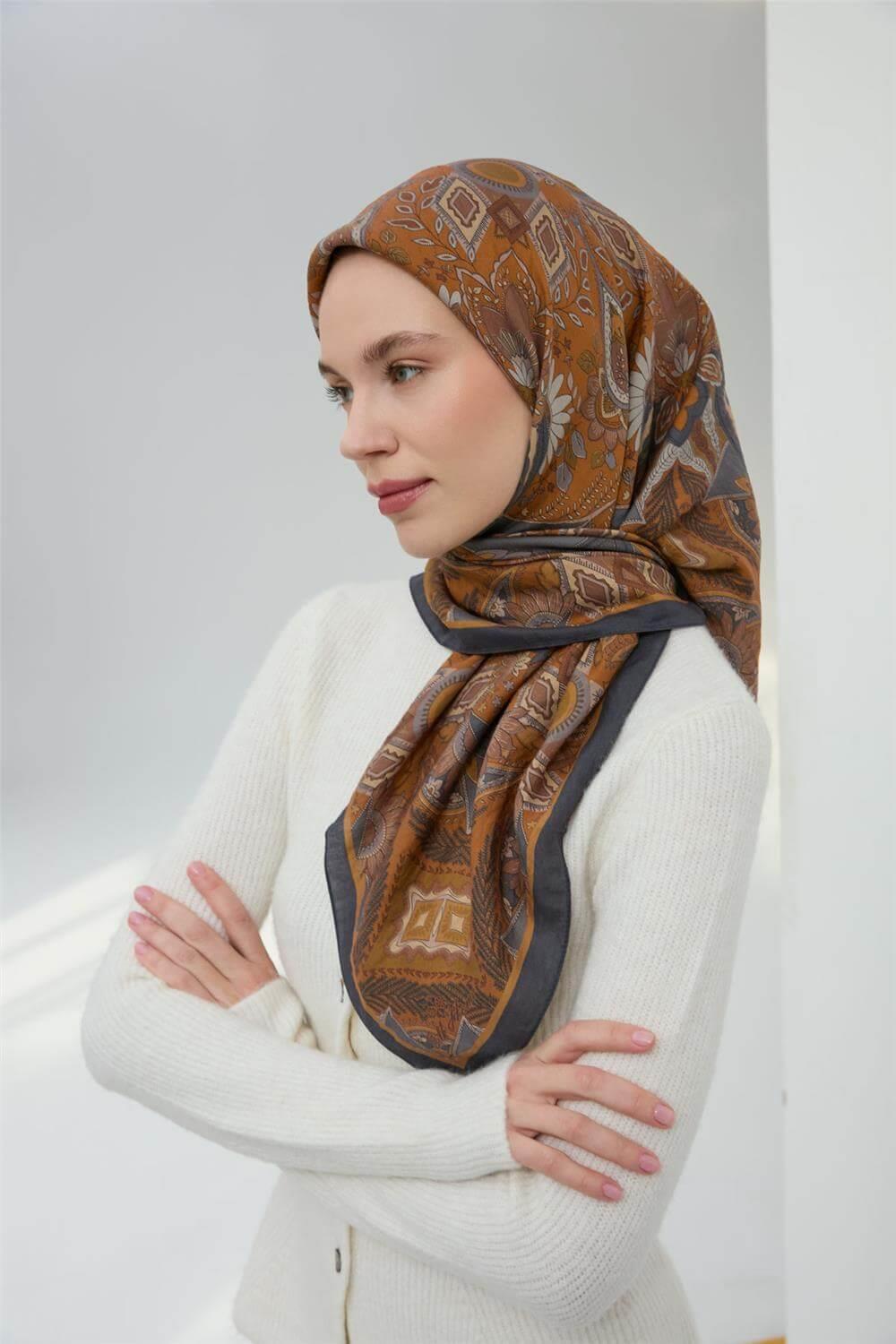 Viskon Velora Eşarp Antrasit-Kehribar Desenli Kaymaz Tok Duruşlu 90x90