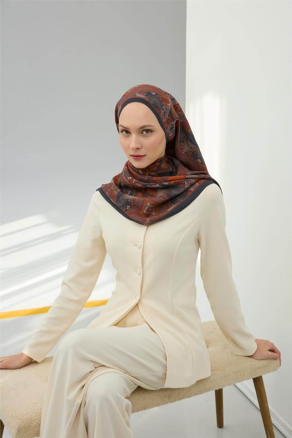 Viskon Velora Eşarp Antrasit-Taba Desenli Kaymaz Tok Duruşlu 90x90