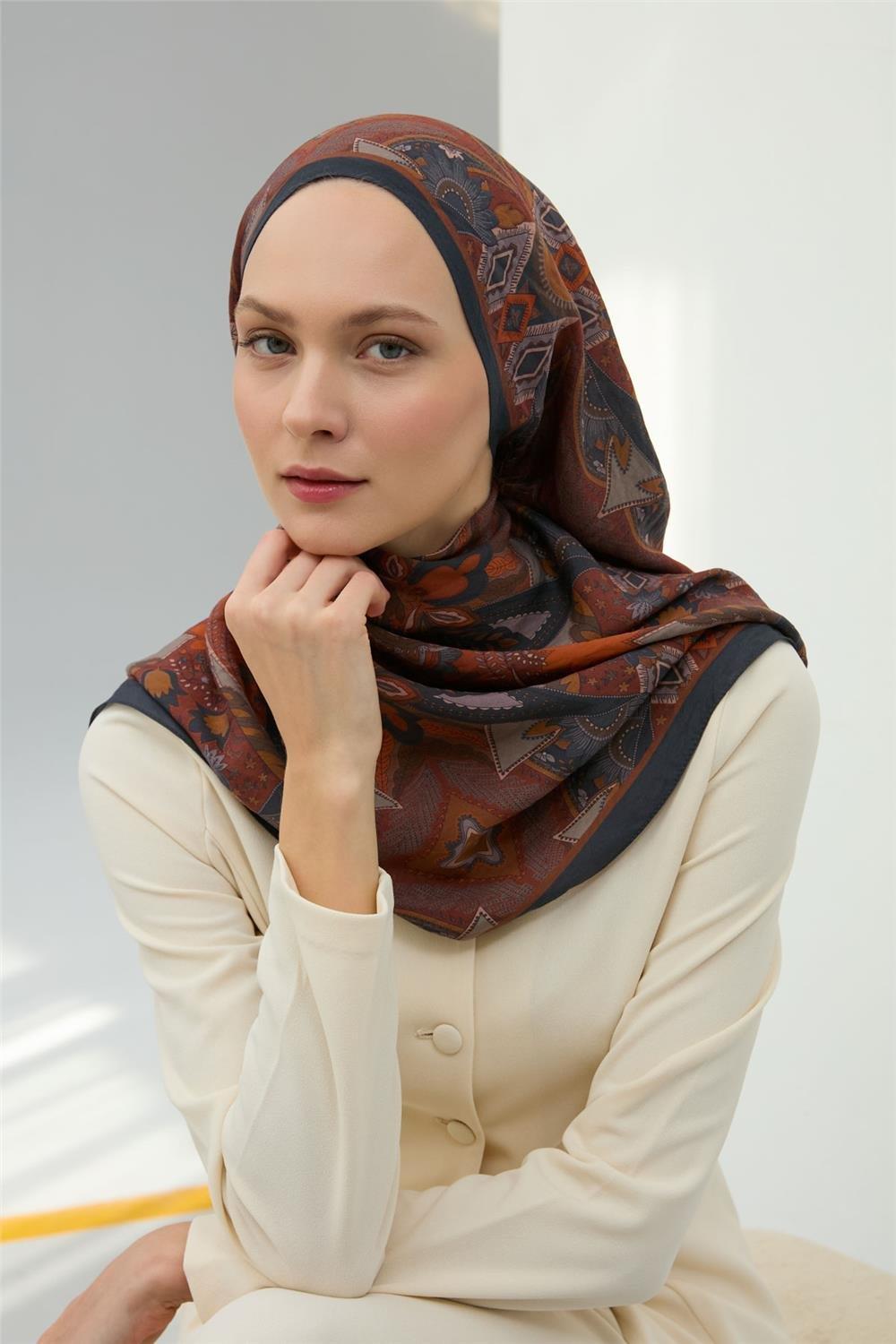 Viskon Velora Eşarp Antrasit-Taba Desenli Kaymaz Tok Duruşlu 90x90