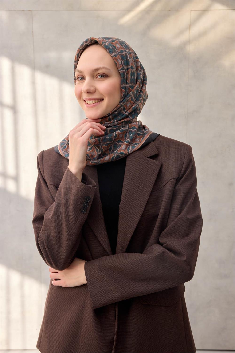 Viskon Velora Eşarp Yonca Desenli Petrol Yeşili Tok Duruşlu 90x90