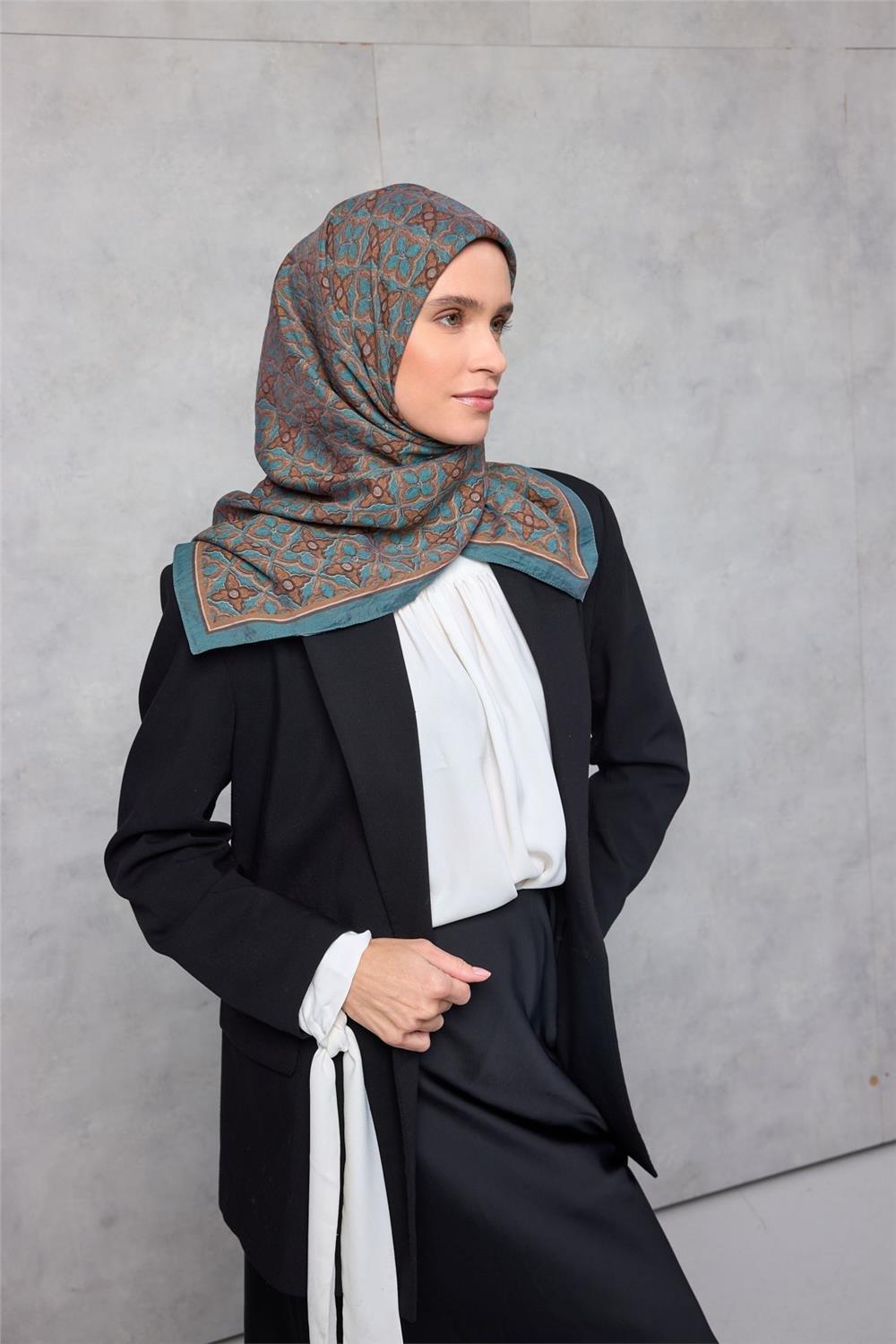 Viskon Velora Eşarp Yonca Desenli Petrol Mavisi Tok Duruşlu 90x90