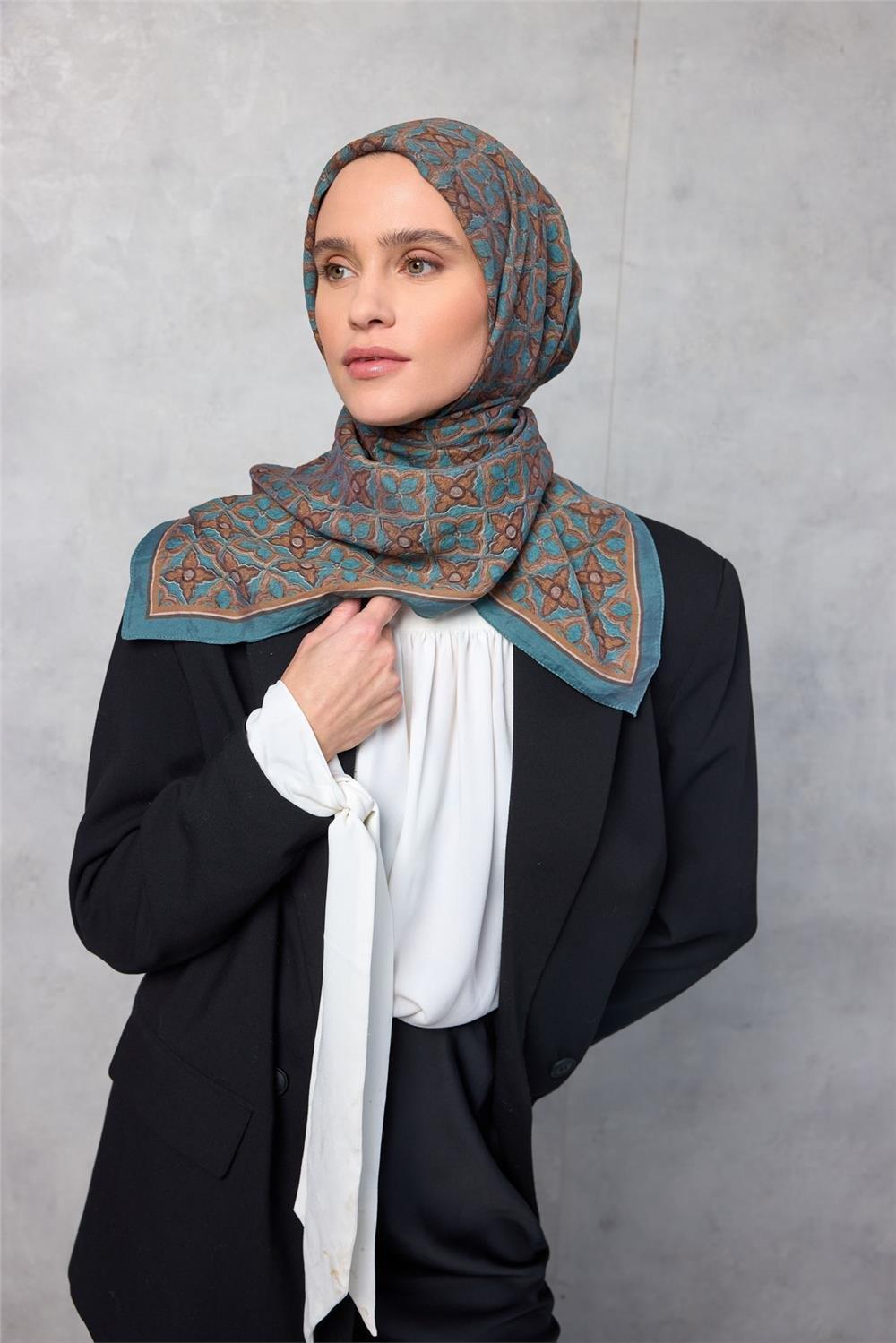 Viskon Velora Eşarp Yonca Desenli Petrol Mavisi Tok Duruşlu 90x90