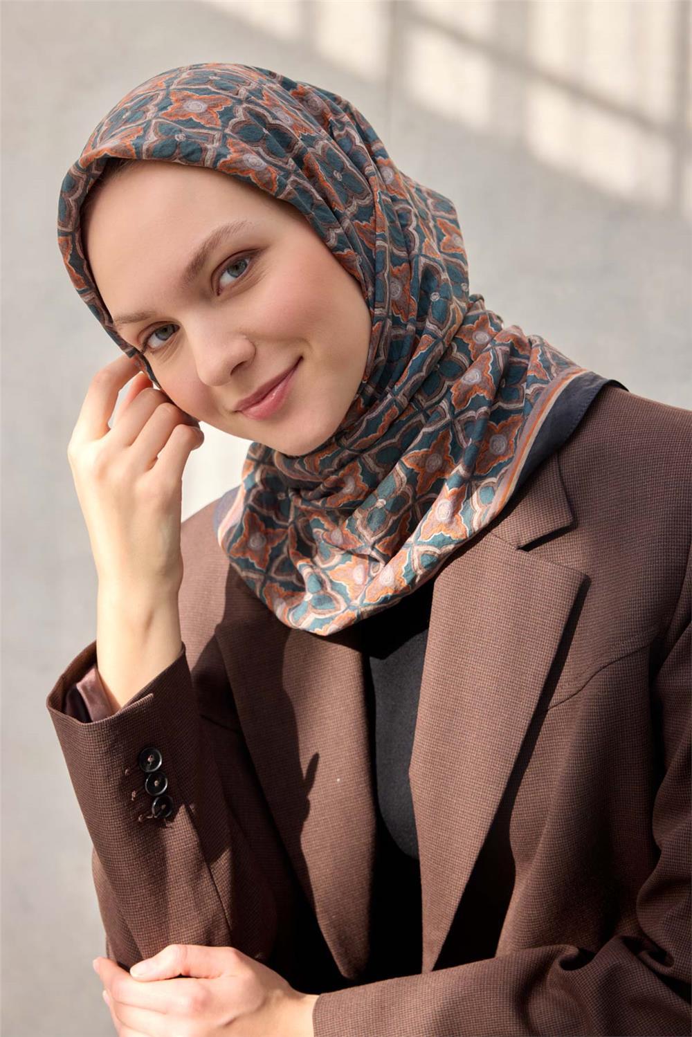 Viskon Velora Eşarp Yonca Desenli Petrol Yeşili Tok Duruşlu 90x90