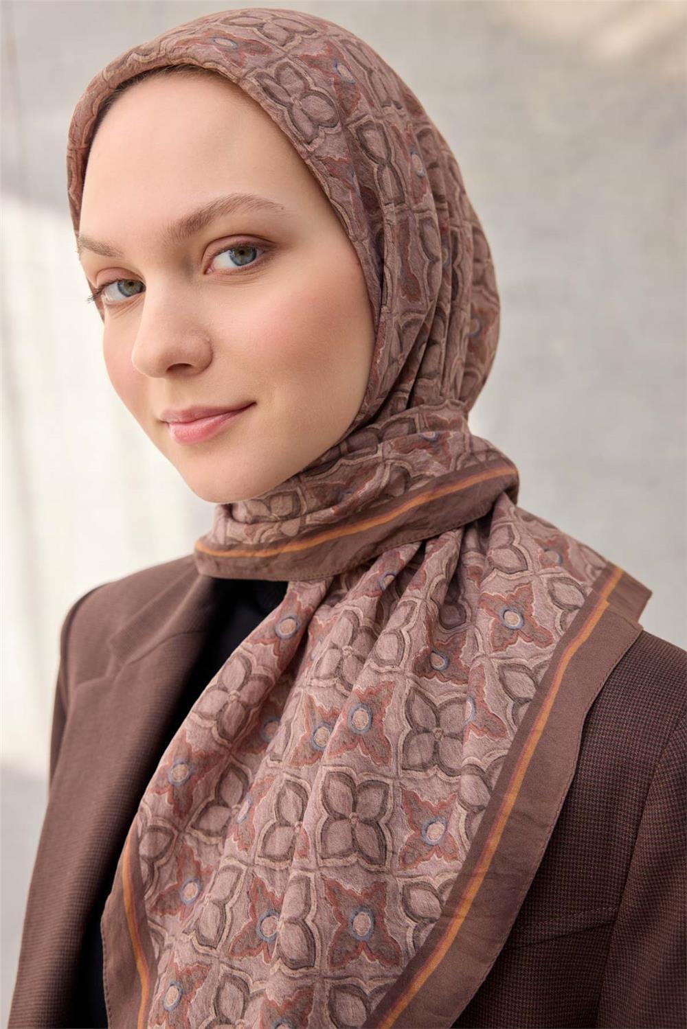 Viskon Velora Eşarp Pudra Vizon Yonca Desenli Tok Duruşlu 90x90