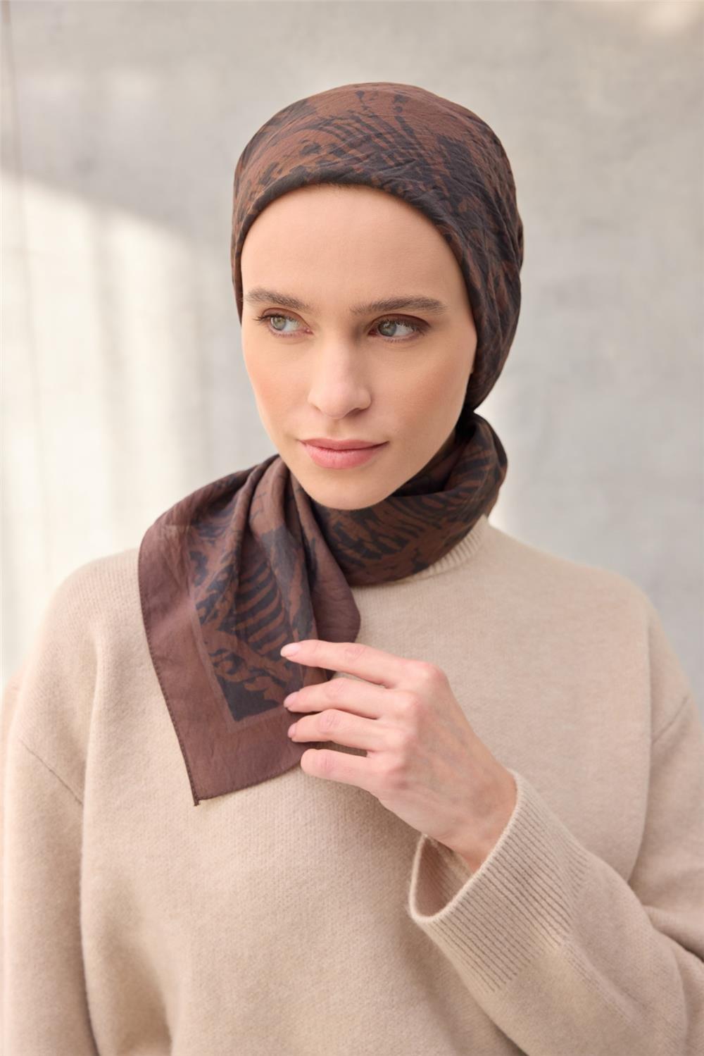 Viskon Velora Eşarp Dört Mevsim Karma Desen Dumanlı Siyah 90x90