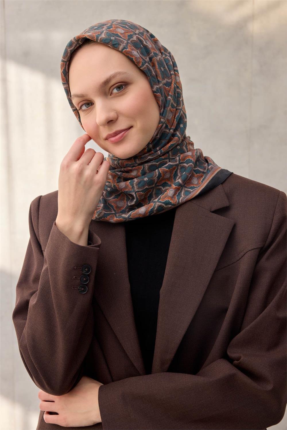 Viskon Velora Eşarp Yonca Desenli Petrol Yeşili Tok Duruşlu 90x90