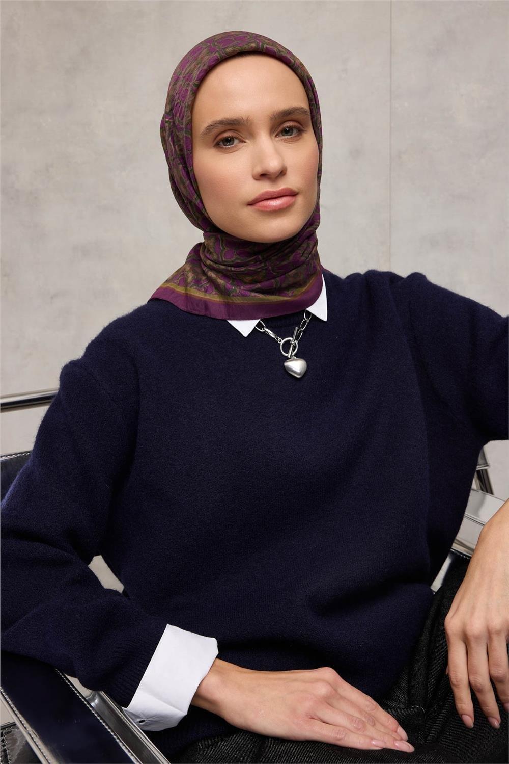 Viskon Velora Eşarp Yonca Desenli Koyu Mor Tok Duruşlu 90x90