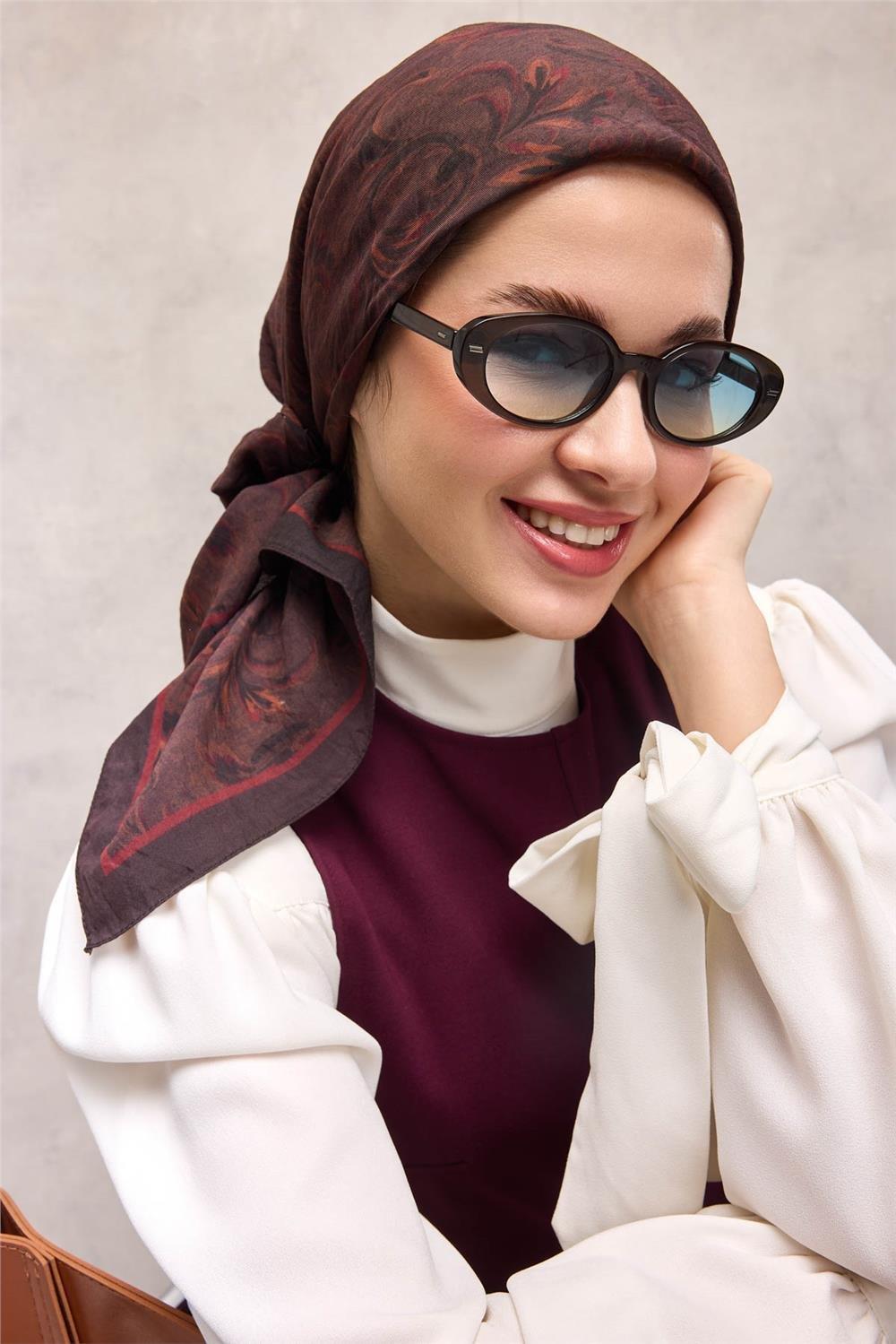 Viskon Velora Eşarp Mürdüm-Vişne Tonlu Barok Floral Desenli Tok Duruşlu 90x90