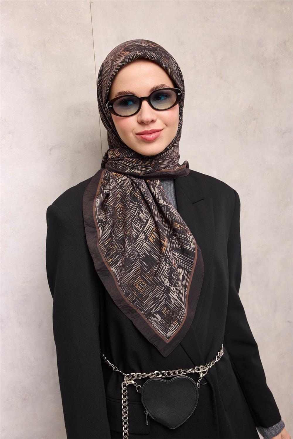 Viskon Velora Eşarp Bitter Tonlu Labirent Desenli Tok Duruşlu 90x90