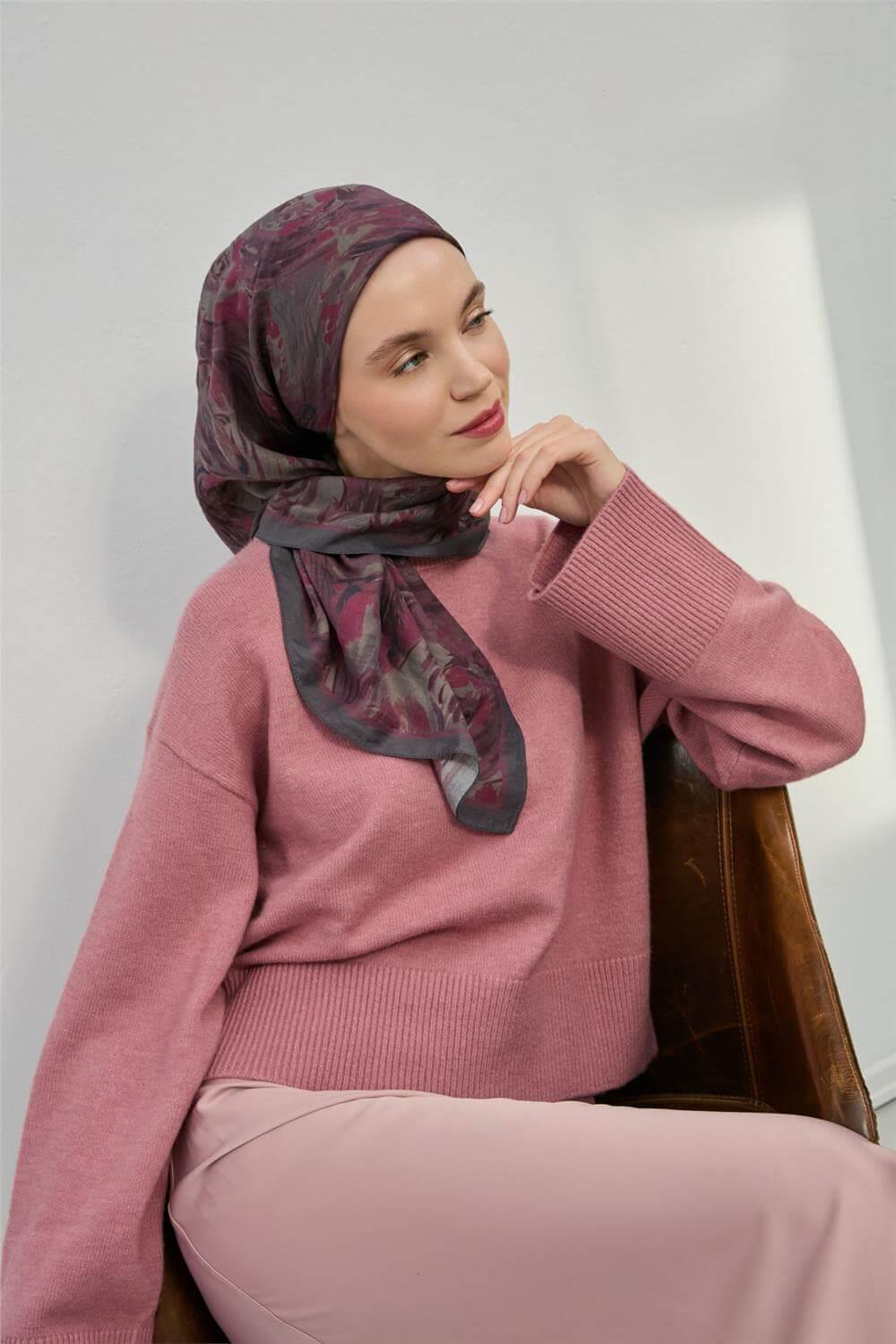 Viskon Velora Eşarp Füme Mürdüm Desenli Yumuşak Dokulu Tok Duruşlu 90x90