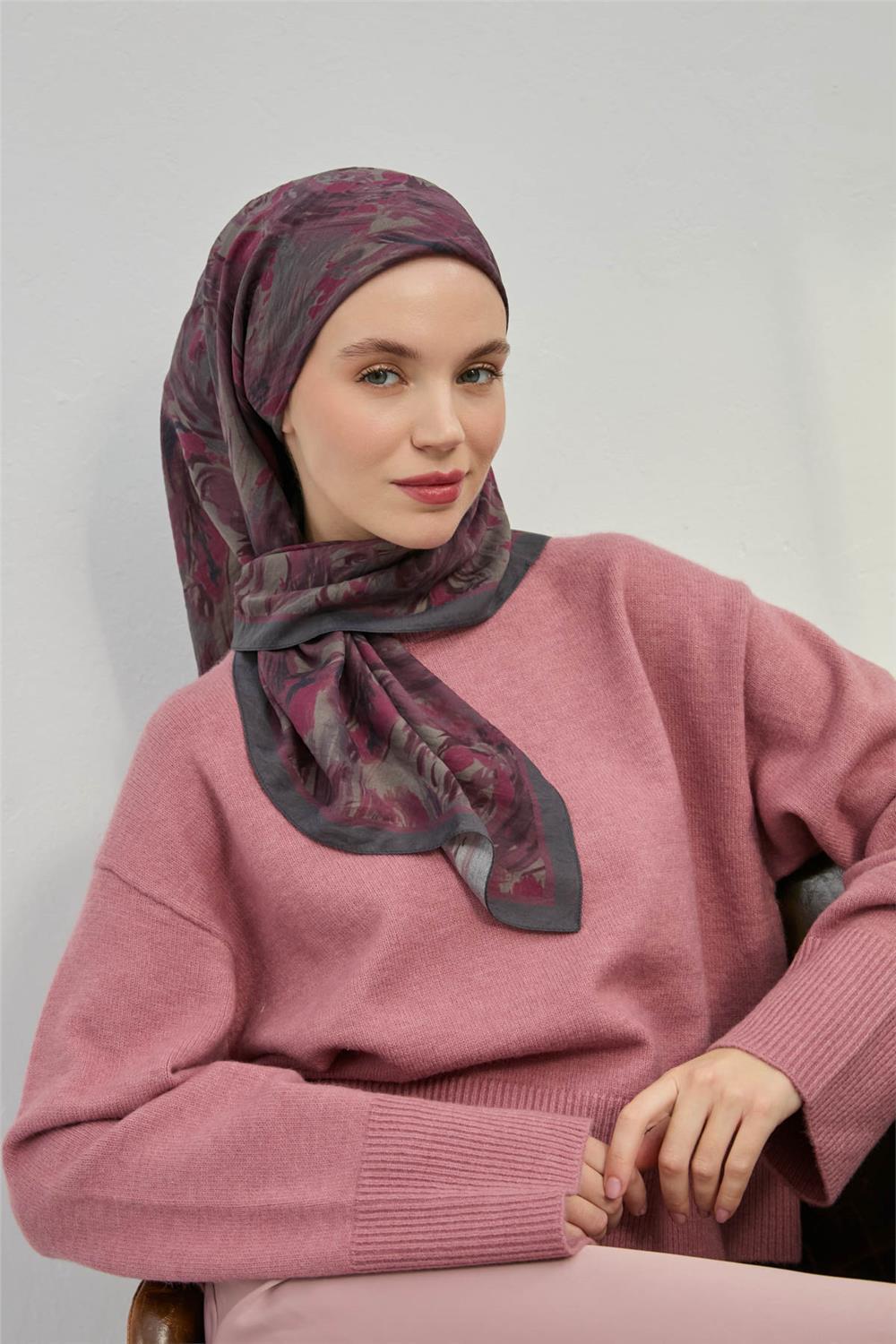 Viskon Velora Eşarp Füme Mürdüm Desenli Yumuşak Dokulu Tok Duruşlu 90x90