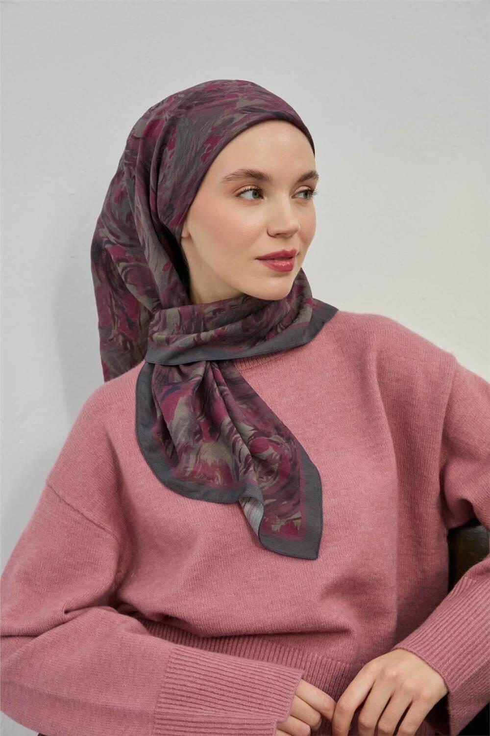 Viskon Velora Eşarp Füme Mürdüm Desenli Yumuşak Dokulu Tok Duruşlu 90x90