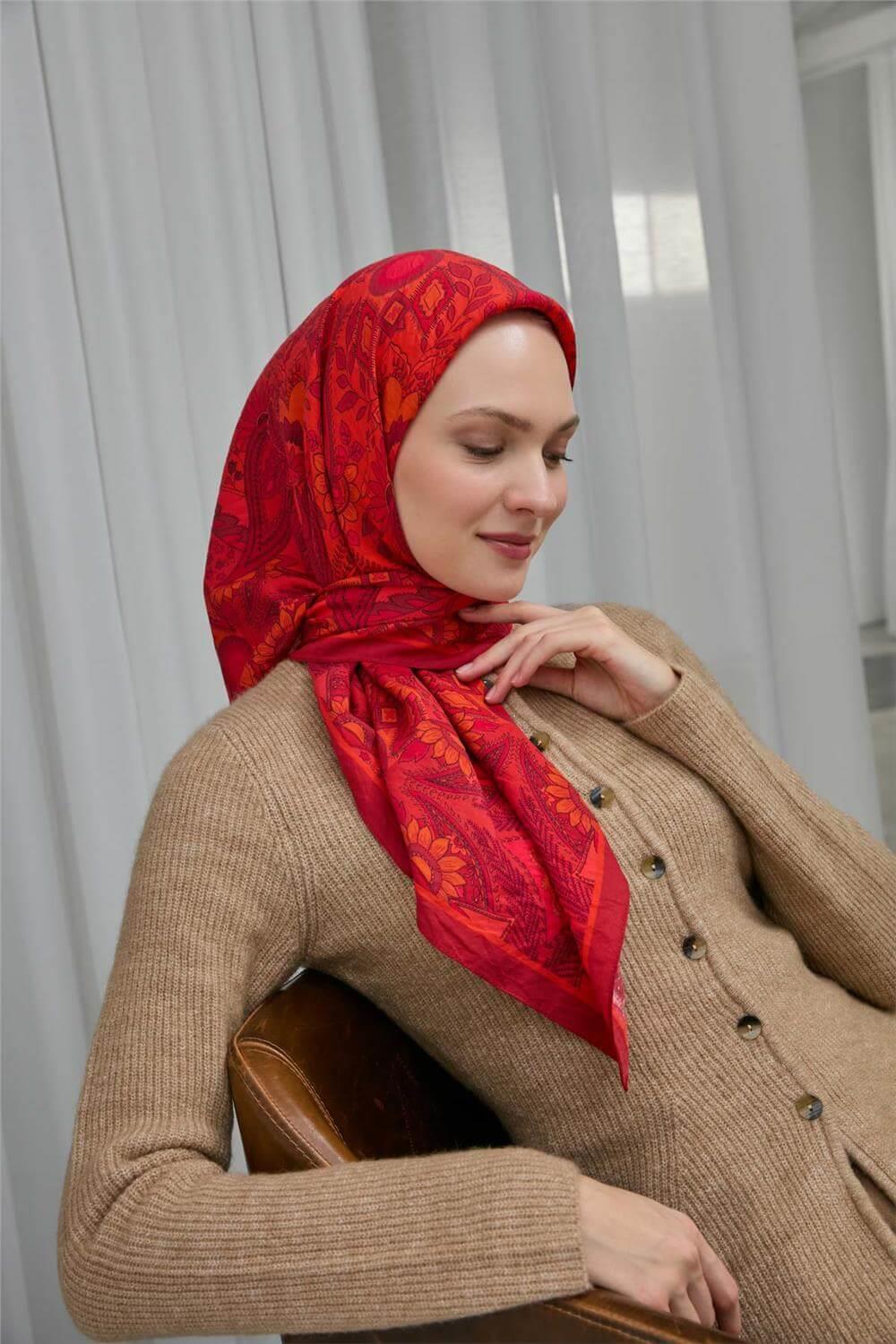 Viskon Velora Eşarp Kırmızı Nar Çiçeği Desenli Tok Duruşlu Dört Mevsim 90x90