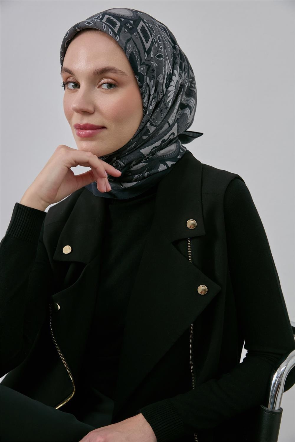 Viskon Velora Eşarp Siyah-Gri Desenli Kaymaz Tok Duruşlu 90x90