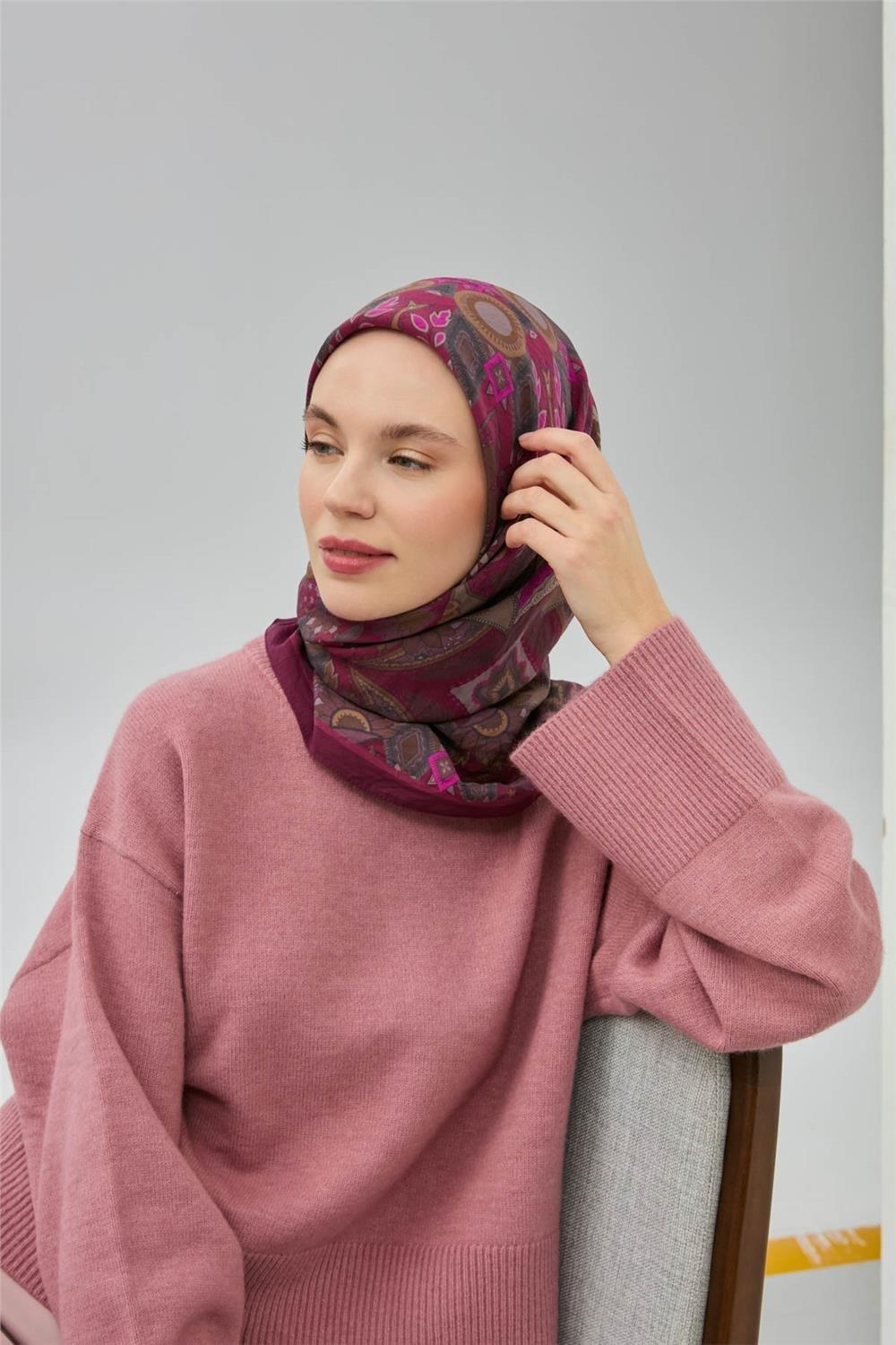 Viskon Velora Eşarp Vişne Çürüğü Desenli Tok Duruşlu Dört Mevsim 90x90