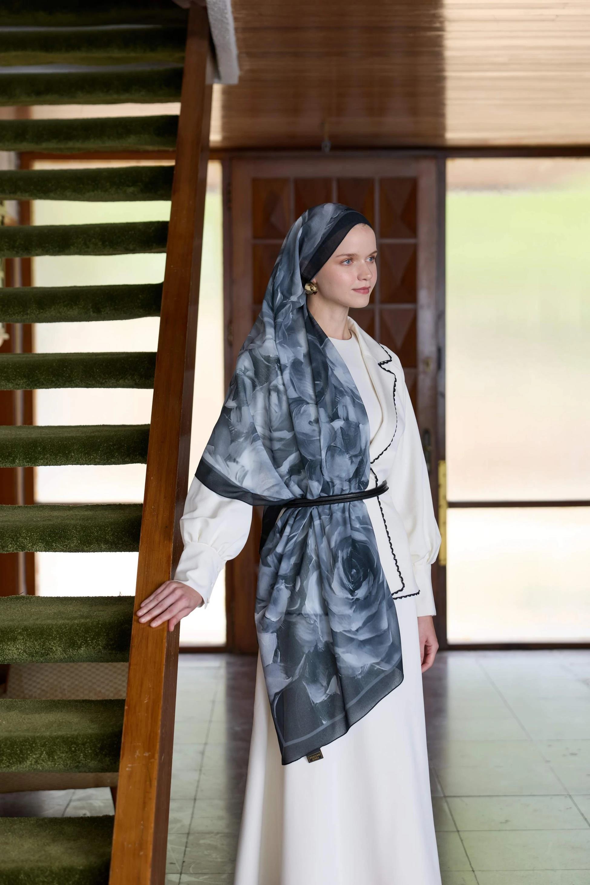 Winter Bloom Qupra Şal 30002