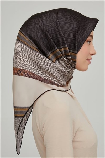 Armine Sura İpek Eşarp 21Ka8619 01