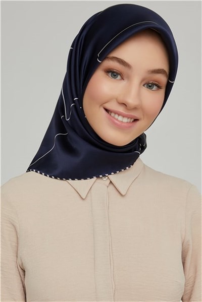 Armine Sura İpek Eşarp 21Ka8655 05