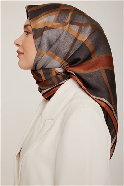 Armine Sura İpek Eşarp 22Ka8843 3 06