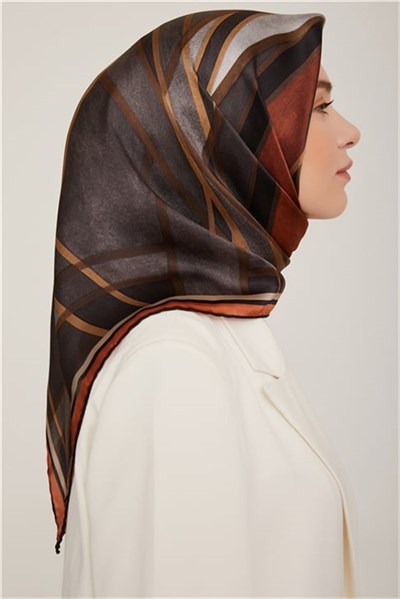 Armine Sura İpek Eşarp 22Ka8843 3 06