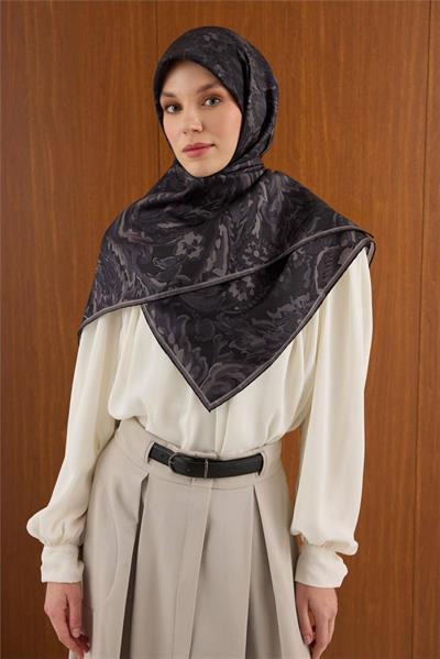 Twill İpek Büyük Boy Eşarp Siyah-Gri Vintage Çiçek Desenli Tok Duruşlu 110x110