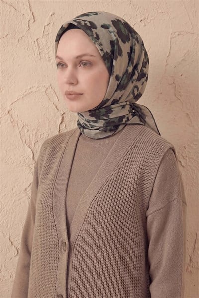 Pamuk Karışımlı Eşarp Çiçekli Desen Krem Yeşil 90x90
