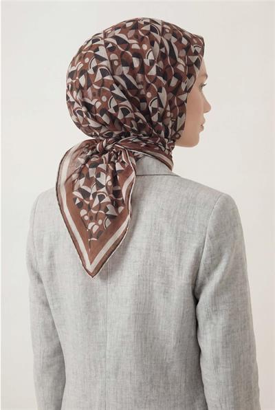 Pamuk Karışımlı Eşarp Taba Retro Geometrik Desenli Soft Dokulu Kaymaz 90x90