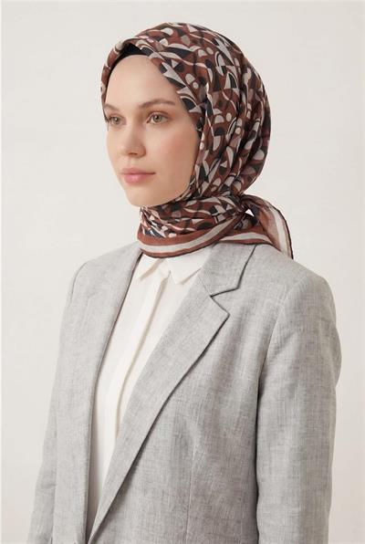 Pamuk Karışımlı Eşarp Taba Retro Geometrik Desenli Soft Dokulu Kaymaz 90x90