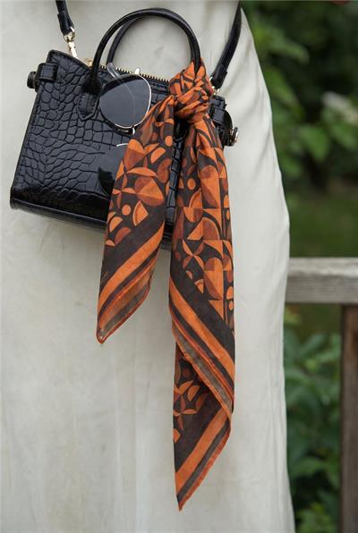 Pamuk Karışımlı Eşarp Turuncu Retro Geometrik Desenli Soft Dokulu Kaymaz 90x90