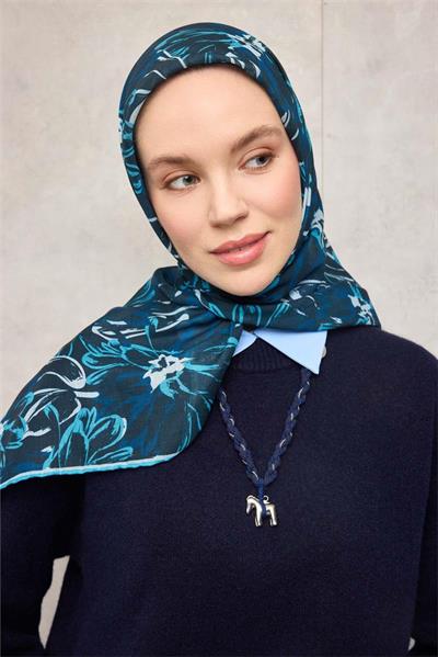 Pamuk Polyester Eşarp Lacivert-Çamgöbeği Beyaz Gece Mavisi Botanik Desenli Soft Dokulu Tok Duruşlu 90x90