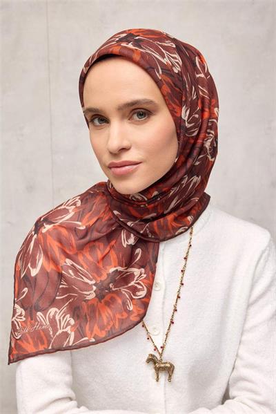 Pamuk Polyester Eşarp Kahverengi-Turuncu Bej Siyah Botanik Desenli Soft Dokulu Tok Duruşlu 90x90
