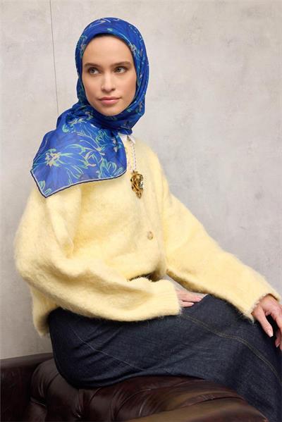 Pamuk Polyester Eşarp Saks-Karamel Yeşil Lacivert Botanik Desenli Soft Dokulu Tok Duruşlu 90x90