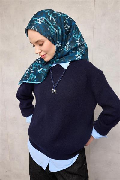 Pamuk Polyester Eşarp Lacivert-Çamgöbeği Beyaz Gece Mavisi Botanik Desenli Soft Dokulu Tok Duruşlu 90x90