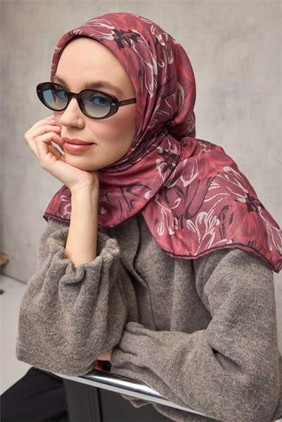 Pamuk Polyester Eşarp Vişne-Krem Siyah Narçiçeği Botanik Desenli Soft Dokulu Tok Duruşlu 90x90