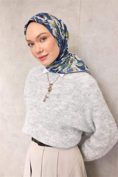 Pamuk Polyester Eşarp Mavi Büyük Papatya Desenli Soft Dokulu Kaymaz 90x90