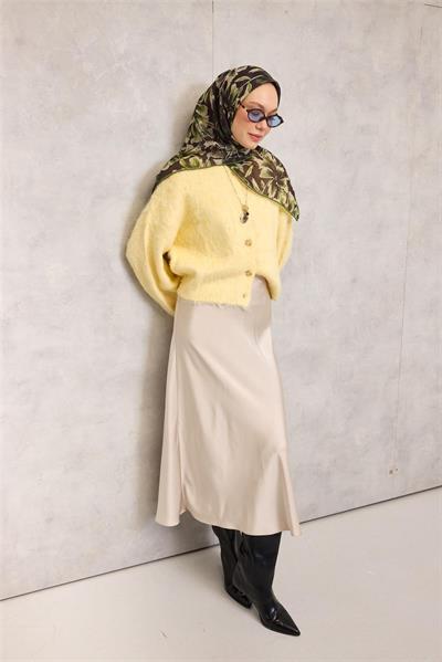 Pamuk Polyester Eşarp Siyah Büyük Papatya Desenli Soft Dokulu Kaymaz 90x90