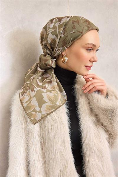 Pamuk Polyester Eşarp Adaçayı Yeşili Büyük Papatya Desenli Soft Dokulu Kaymaz 90x90
