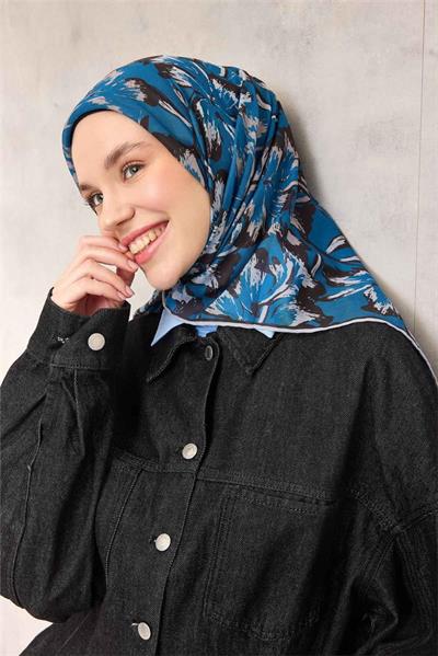 Pamuk Polyester Eşarp Pastel Mavi Büyük Papatya Desenli Soft Dokulu Kaymaz 90x90