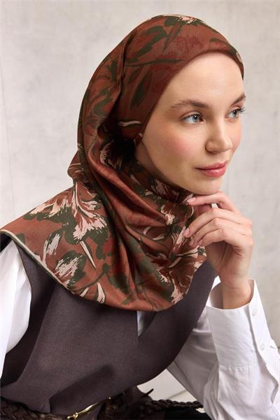 Pamuk Polyester Eşarp Kiremit Büyük Papatya Desenli Soft Dokulu Kaymaz 90x90