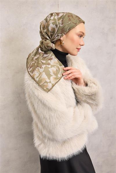 Pamuk Polyester Eşarp Adaçayı Yeşili Büyük Papatya Desenli Soft Dokulu Kaymaz 90x90
