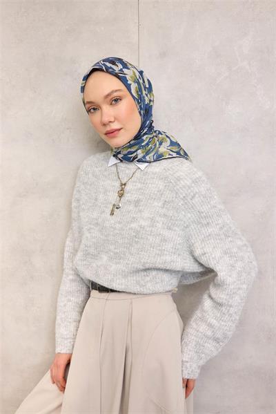 Pamuk Polyester Eşarp Mavi Büyük Papatya Desenli Soft Dokulu Kaymaz 90x90