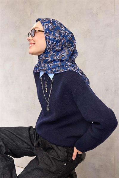 Pamuk Polyester Soft Eşarp Saks Mavisi Çiçek Desenli Kaymaz Dokulu 90x90